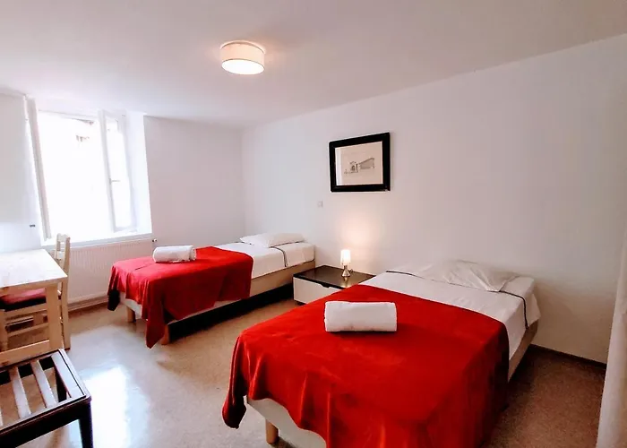 Le Petit Saint Jean - Residadigne * 디뉴레뱅